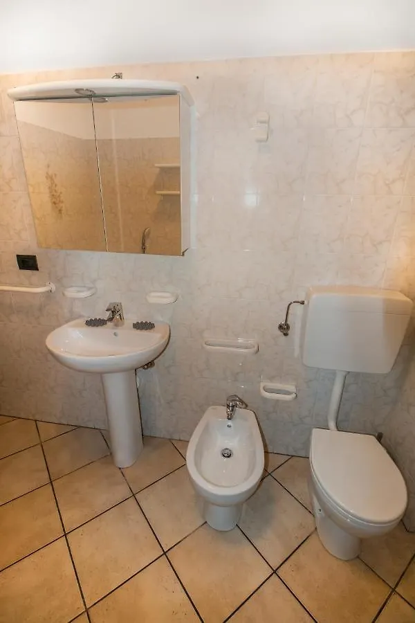House Nicholas Gera Lario
